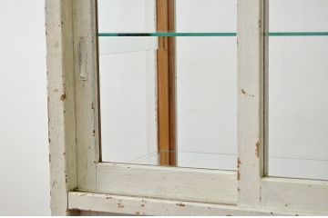 アンティーク家具　人気の縦型ペイントガラスケース(ショーケース)