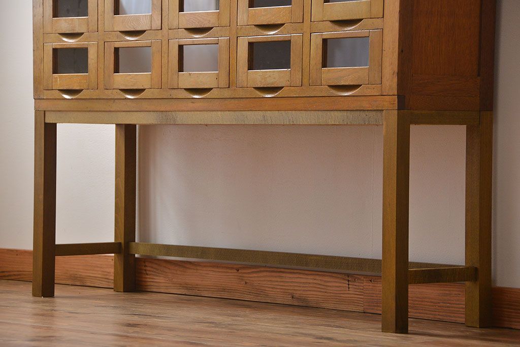 アンティーク家具　アンティーク ガラス入り20杯脚付き引き出し(ドロワー)