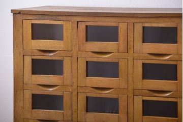 アンティーク家具　アンティーク ガラス入り20杯脚付き引き出し(ドロワー)