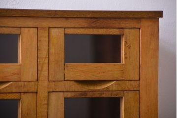 アンティーク家具　アンティーク ガラス入り20杯脚付き引き出し(ドロワー)