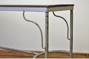 古い病院のストレッチャーをリメイクしたアイアンテーブル?作業台