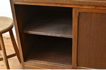 アンティーク家具　☆横幅75センチ　小振りなダイヤガラスの作業台付食器棚