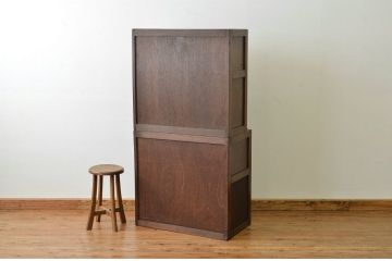 アンティーク家具　☆横幅75センチ　小振りなダイヤガラスの作業台付食器棚
