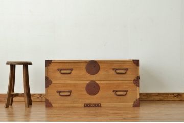 アンティーク家具　古民具・骨董 小ぶりでシンプルな最上箪笥(ローボード・チェスト)