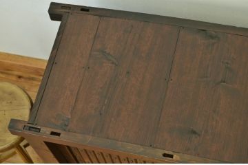 アンティーク家具　古民具・骨董　使い込まれた縦格子のモダンな四尺水屋箪笥箪笥