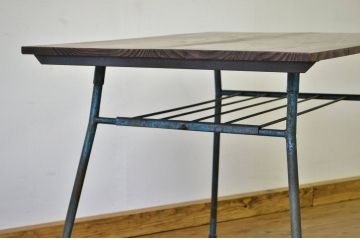 レトロ家具　昭和レトロ　天板無垢材の折り畳み鉄脚テーブル(鉄足、机、在宅ワーク、在宅用テーブル、作業台、デスク)