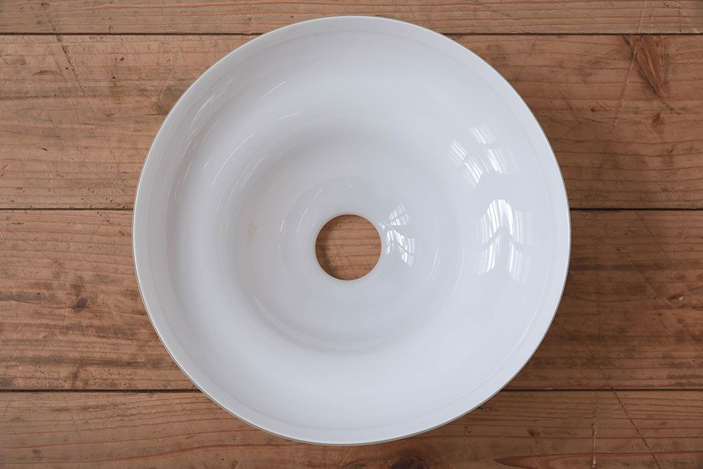 アンティーク　白いガラスの古い吊り下げ天井照明(1)