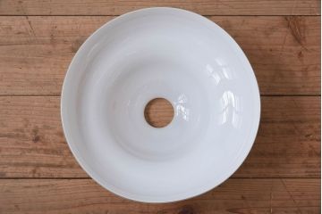 アンティーク　白いガラスの古い吊り下げ天井照明(1)