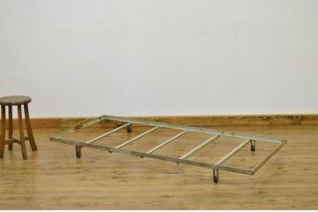 レトロ家具★昭和レトロ　古い病院のアイアンベットフレーム?