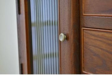 レトロ家具　昭和レトロ　モールガラスと小引き出し付きチェスト(箪笥・たんす)