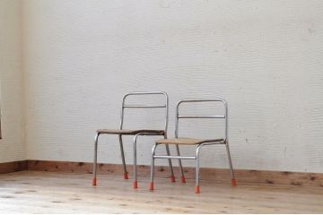 アンティーク家具　古い幼稚園の椅子2脚セット