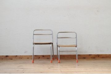 アンティーク家具　古い幼稚園の椅子2脚セット