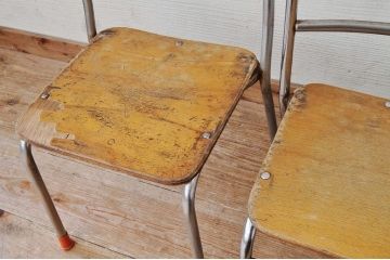 アンティーク家具　古い幼稚園の椅子2脚セット