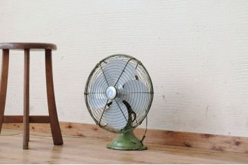 アンティーク雑貨　レトロな卓上扇風機　NDS