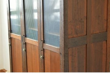 レトロ家具　昭和レトロ 希少 古い木のモールガラスアンティークロッカー?3人用