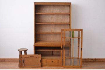 アンティーク家具　◇アンティーク ナラ材の希少な色ガラスと象嵌の高級食器棚(カップボード・収納棚)