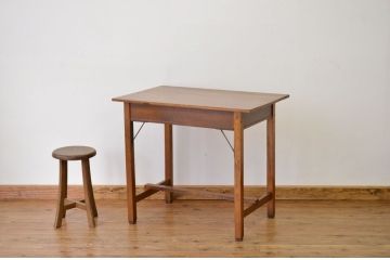レトロ家具　昭和レトロ 古い栓無垢材のシンプルな平机?(テーブル・作業台)