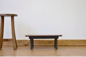 レトロ家具　昭和レトロ 天板一枚板のとても小さなかわいい角ちゃぶ台(折り畳みテーブル)