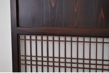 古民具・骨董 味わい深い古い木のシックな格子帯戸1枚(引き戸・板戸)