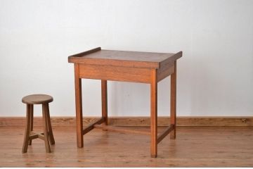 レトロ家具　昭和レトロ 縁付きデザインのかわいい平机(デスク)?作業台