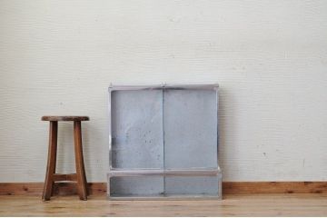 アンティーク家具　珍品!古いブリキのガラスケース2
