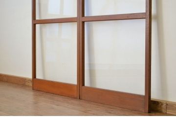 昭和レトロ 古い木の大きなガラス引き戸2枚(ガラス戸・建具)