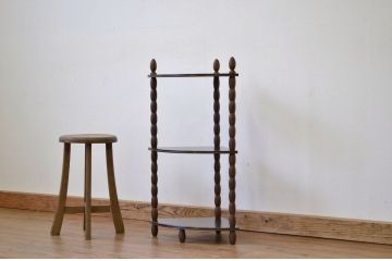 レトロ家具　昭和レトロ シンプルなアンティーク三角コーナー飾り棚
