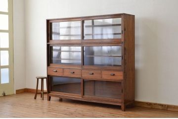 レトロ家具　昭和レトロ 結霜ガラス入り特大両面収納棚 引き出し付き(陳列棚・ショーケース・ガラスケース)