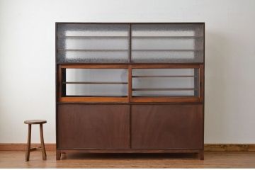レトロ家具　昭和レトロ 結霜ガラス入り特大両面収納棚 引き出し付き(陳列棚・ショーケース・ガラスケース)