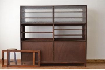 レトロ家具　昭和レトロ 結霜ガラス入り特大両面収納棚 引き出し付き(陳列棚・ショーケース・ガラスケース)