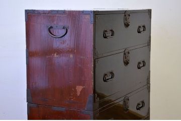 アンティーク家具　古民具・骨董　漆の綺麗な庄内箪笥上下セット