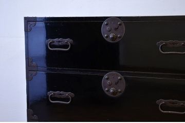 アンティーク家具　古民具・骨董　漆の綺麗な庄内箪笥上下セット