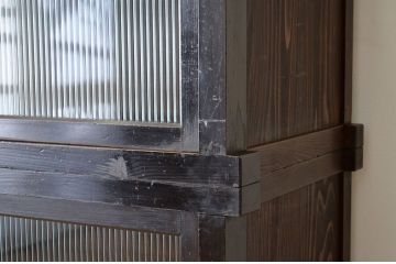 アンティーク家具　特大!　モールガラス二段重ね収納棚(食器棚)
