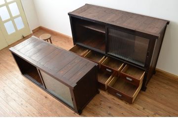 アンティーク家具　特大!　モールガラス二段重ね収納棚(食器棚)