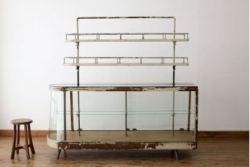 珍品希少!古い雑貨店の飾り棚付ペイントRガラスケース(ショーケース)
