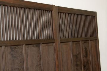 1960年頃古い木の上質な作りの格子戸2枚セット(引き戸)