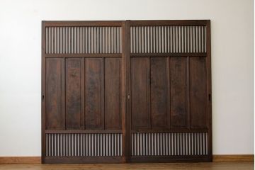 1960年頃古い木の上質な作りの格子戸2枚セット(引き戸)