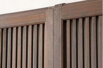 1960年頃古い木の上質な作りの格子戸2枚セット(引き戸)