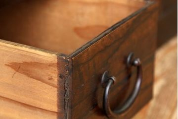 アンティーク家具　古民具・骨董　希少な黒柿の四尺水屋箪笥(サイドボード)