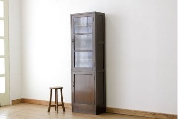 アンティーク家具　★アンティーク　スリムな縦型収納棚(本箱・食器棚)