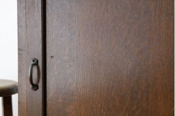 アンティーク家具　★アンティーク　スリムな縦型収納棚(本箱・食器棚)