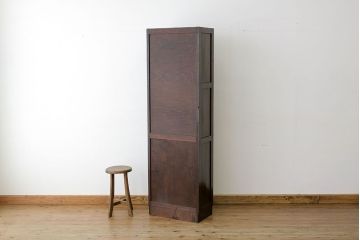 アンティーク家具　★アンティーク　スリムな縦型収納棚(本箱・食器棚)