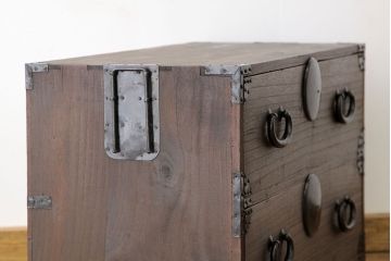 アンティーク家具　アンティーク　極太金具の時代箪笥ローボード