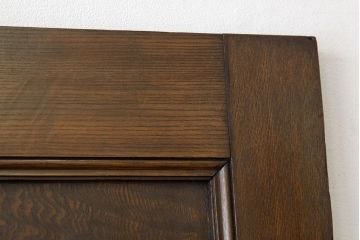 アンティーク　総無垢材の造りの良い巾せまドア1枚(扉)