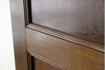 アンティーク　総無垢材の造りの良い巾せまドア1枚(扉)