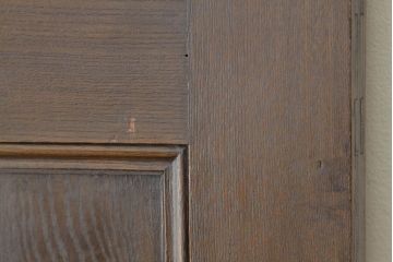 アンティーク　総無垢材の造りの良い巾せまドア1枚(扉)