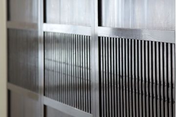 古民具・骨董　古い木の格子帯戸4枚セット(板戸・引き戸)