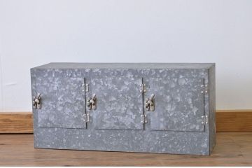 アンティーク家具　古い駄菓子屋の3連ブリキガラスケース