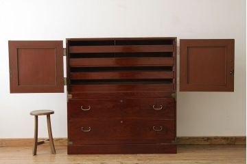アンティーク家具　アンティーク　漆の綺麗な前欅重ね衣装箪笥(チェスト)
