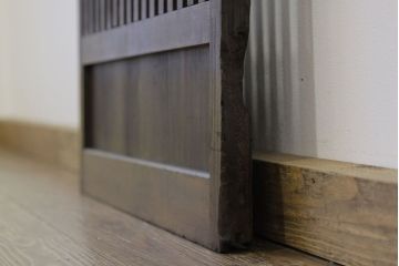 ★古民具・骨董　古い木の使いこまれた太格子戸1枚(引き戸・板戸)